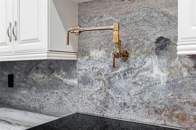 200 121ST AVENUE 104, Treasure Island, FL 33706