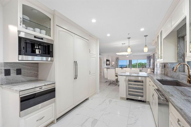 200 121ST AVENUE 104, Treasure Island, FL 33706