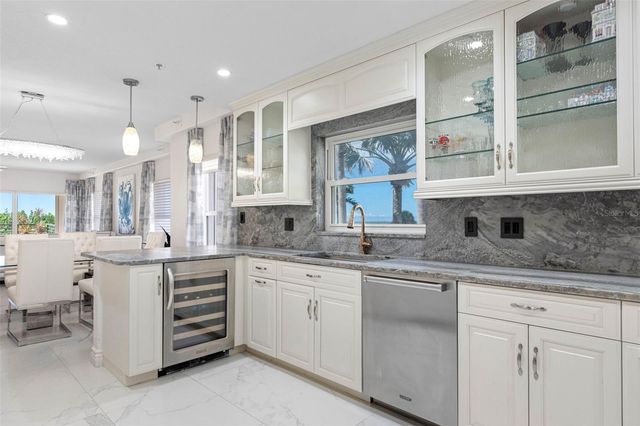 200 121ST AVENUE 104, Treasure Island, FL 33706