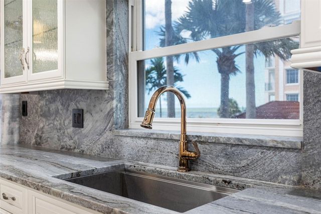 200 121ST AVENUE 104, Treasure Island, FL 33706