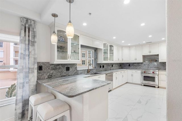 200 121ST AVENUE 104, Treasure Island, FL 33706