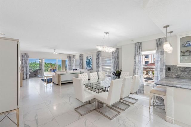 200 121ST AVENUE 104, Treasure Island, FL 33706