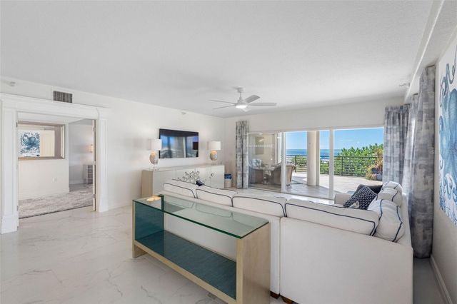 200 121ST AVENUE 104, Treasure Island, FL 33706