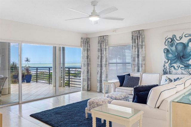 200 121ST AVENUE 104, Treasure Island, FL 33706