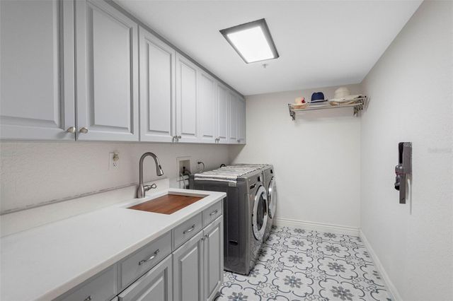 200 121ST AVENUE 104, Treasure Island, FL 33706