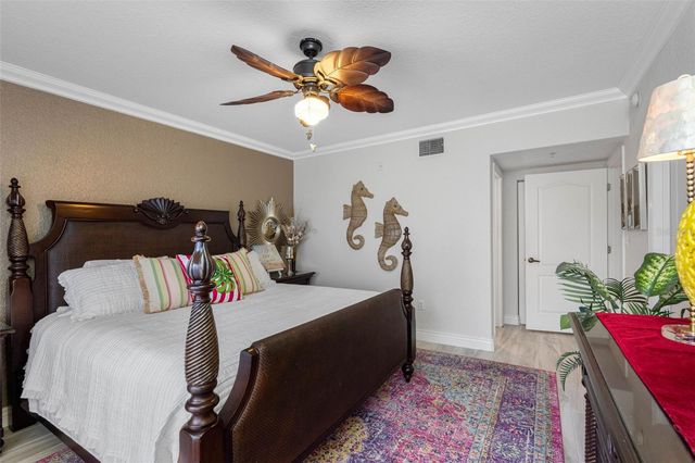 200 121ST AVENUE 104, Treasure Island, FL 33706