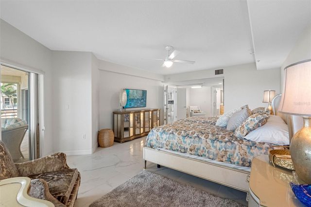 200 121ST AVENUE 104, Treasure Island, FL 33706