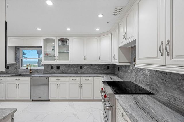 200 121ST AVENUE 104, Treasure Island, FL 33706