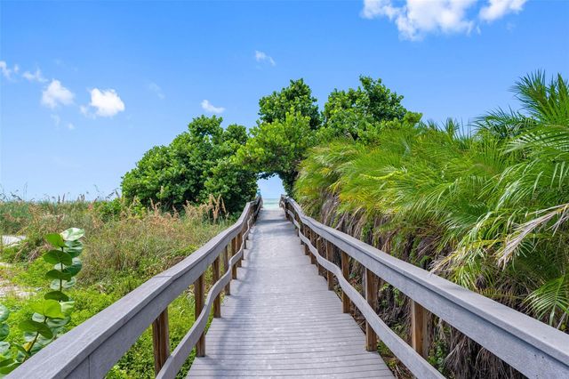 200 121ST AVENUE 104, Treasure Island, FL 33706