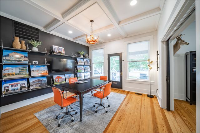 729 N Bishop Avenue, Dallas, TX 75208