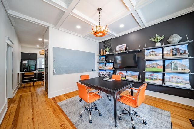 729 N Bishop Avenue, Dallas, TX 75208