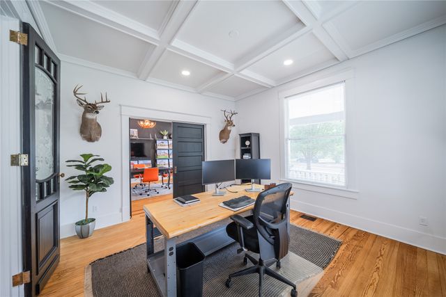729 N Bishop Avenue, Dallas, TX 75208