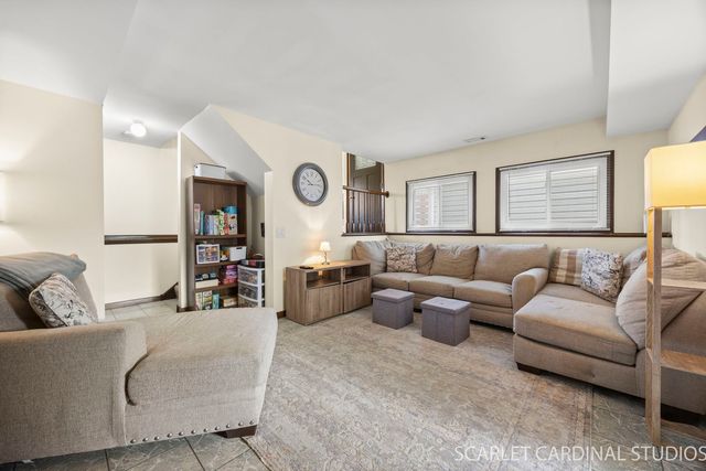 30W124 Wood Court, Warrenville, IL 60555