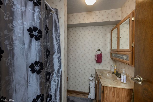 2677 Summit Road, Akron, OH 44321