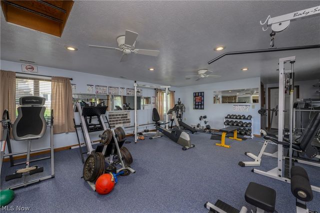 2677 Summit Road, Akron, OH 44321