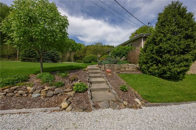 2677 Summit Road, Akron, OH 44321
