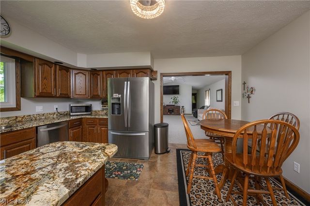 2677 Summit Road, Akron, OH 44321