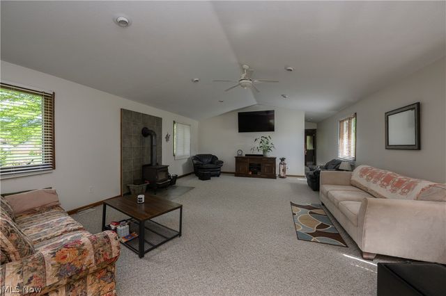 2677 Summit Road, Akron, OH 44321