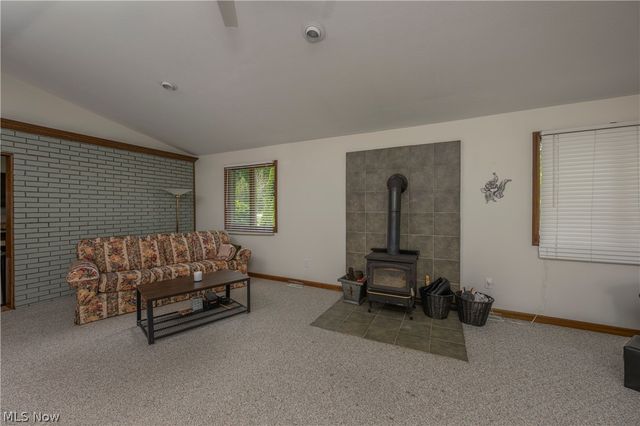 2677 Summit Road, Akron, OH 44321