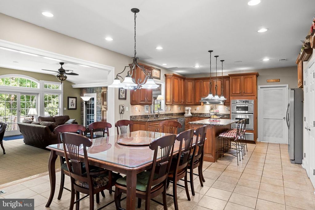 18 MILLENNIUM DR, COLUMBUS, NJ 08022 — photo 4