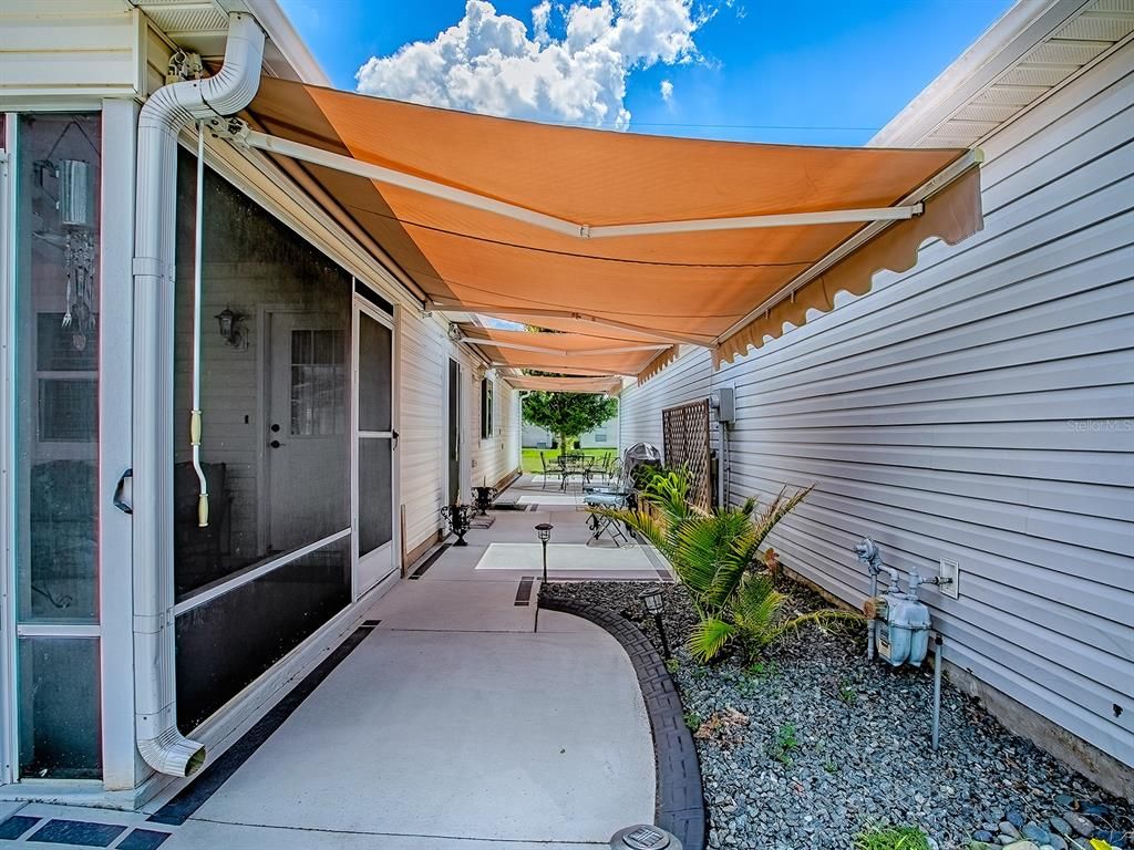 Image 3 of property listing at 9324 SE 173RD HYACINTH STREET, The Villages, FL 32162