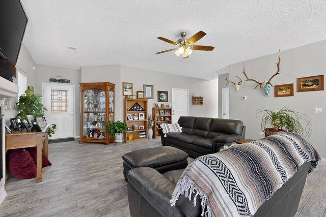 860 Firewheel Loop SW, Los Lunas, NM 87031