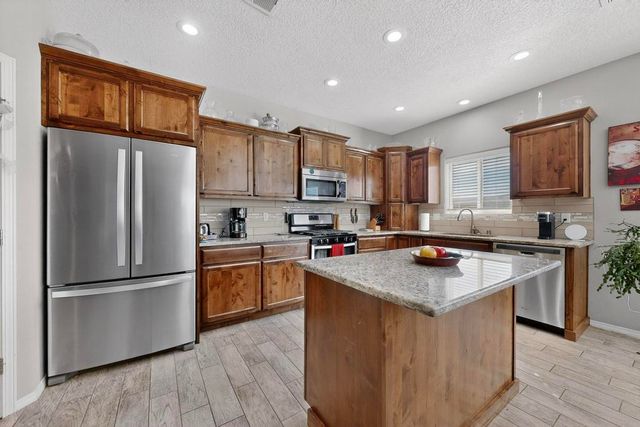 860 Firewheel Loop SW, Los Lunas, NM 87031