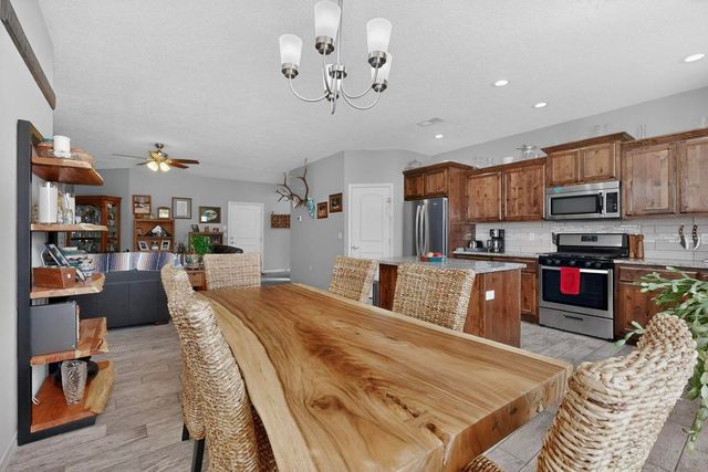 860 Firewheel Loop SW, Los Lunas, NM 87031