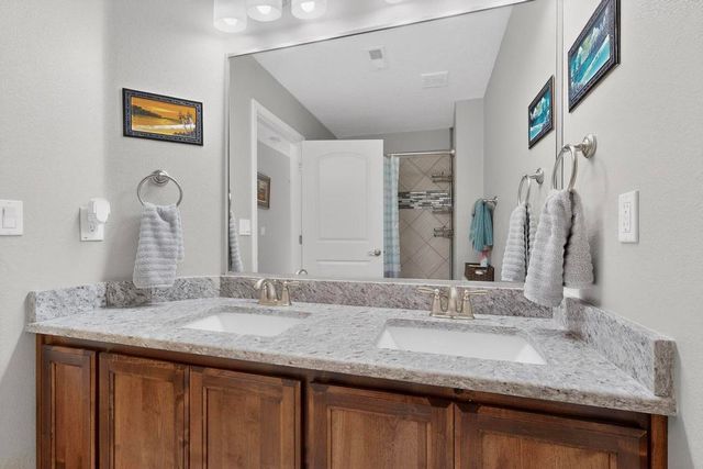 860 Firewheel Loop SW, Los Lunas, NM 87031