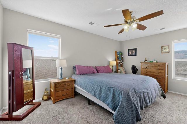 860 Firewheel Loop SW, Los Lunas, NM 87031