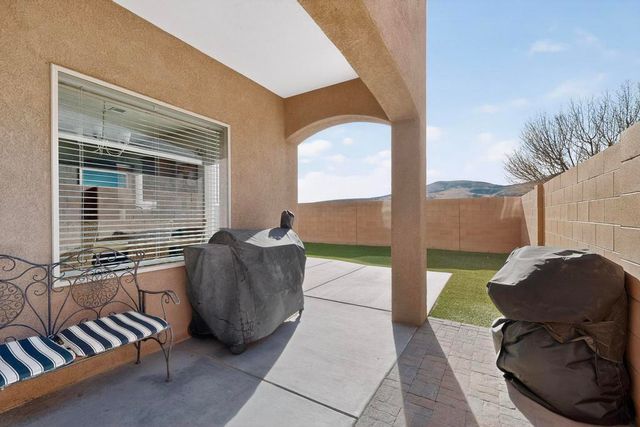 860 Firewheel Loop SW, Los Lunas, NM 87031