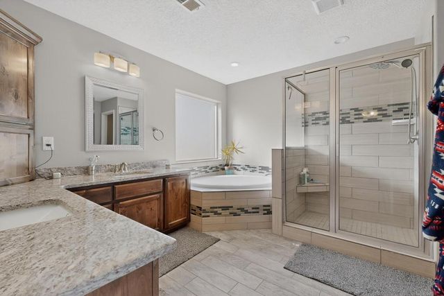 860 Firewheel Loop SW, Los Lunas, NM 87031