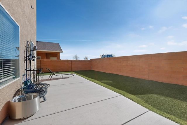 860 Firewheel Loop SW, Los Lunas, NM 87031