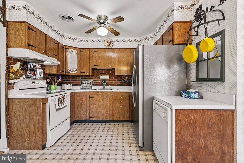 Image 10 of property listing at 3042 WAREHIME RD, Manchester, MD 21102