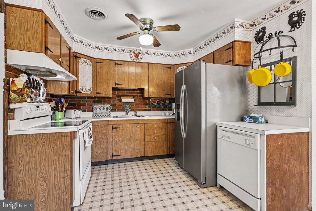 Image 11 of property listing at 3042 WAREHIME RD, Manchester, MD 21102