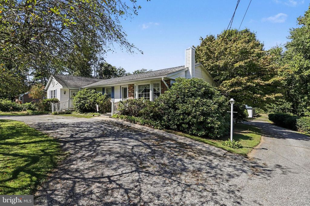 Image 3 of property listing at 3042 WAREHIME RD, Manchester, MD 21102