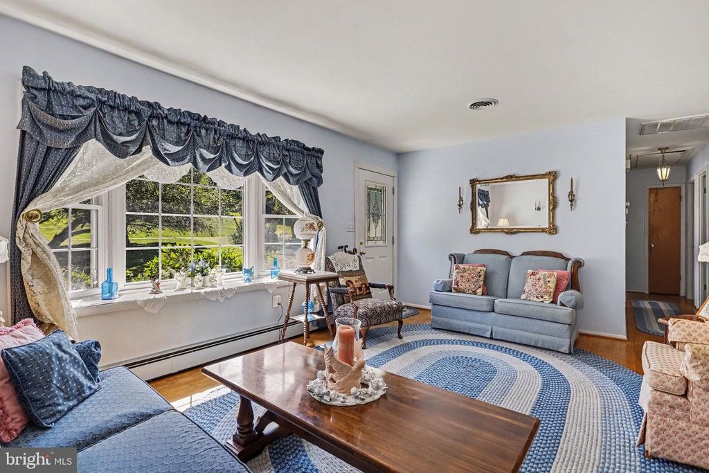 Image 4 of property listing at 3042 WAREHIME RD, Manchester, MD 21102