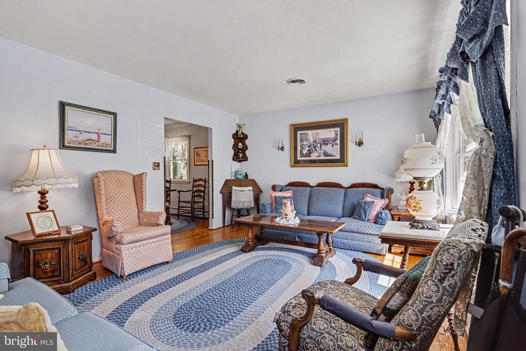 Image 6 of property listing at 3042 WAREHIME RD, Manchester, MD 21102