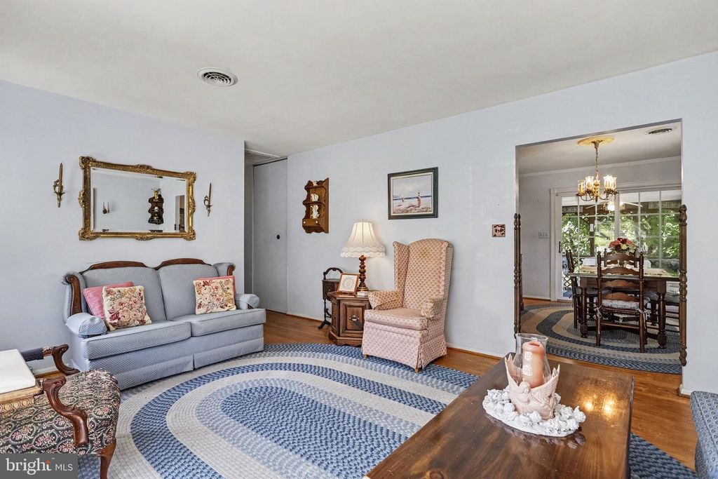 Image 7 of property listing at 3042 WAREHIME RD, Manchester, MD 21102