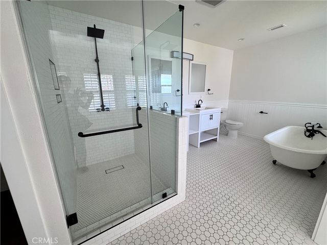 2716 S La Salle, Los Angeles, CA 90018