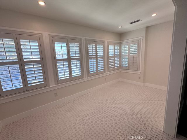 2716 S La Salle, Los Angeles, CA 90018