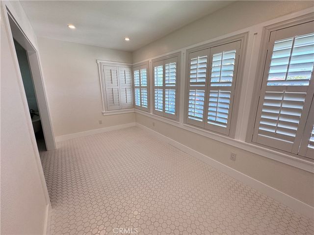 2716 S La Salle, Los Angeles, CA 90018