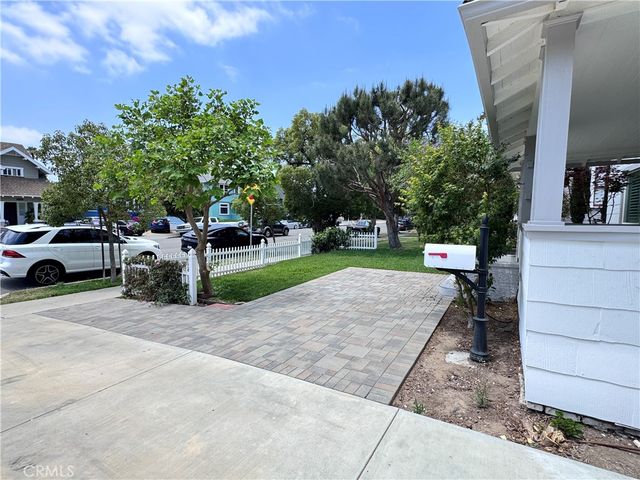 2716 S La Salle, Los Angeles, CA 90018