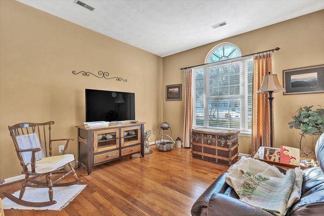 1576 ROSEWALK LN, Roanoke, VA 24014