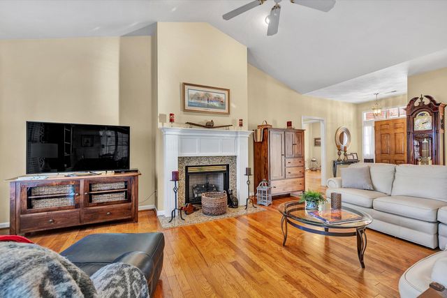 1576 ROSEWALK LN, Roanoke, VA 24014