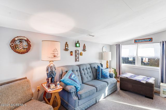 39 S Los Angeles Drive, Little Egg Harbor, NJ 08087