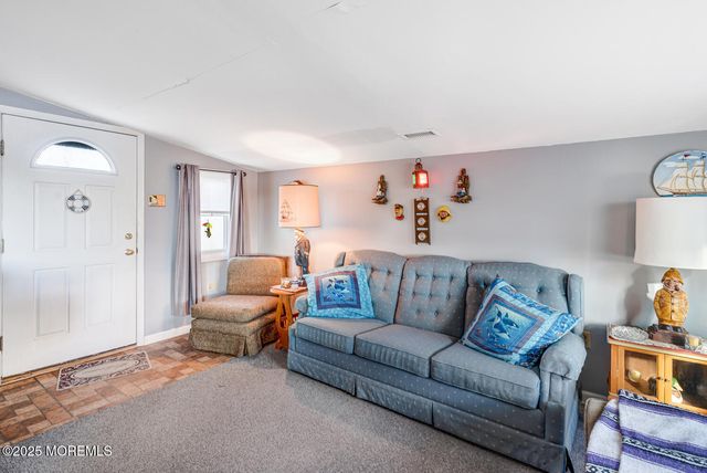 39 S Los Angeles Drive, Little Egg Harbor, NJ 08087