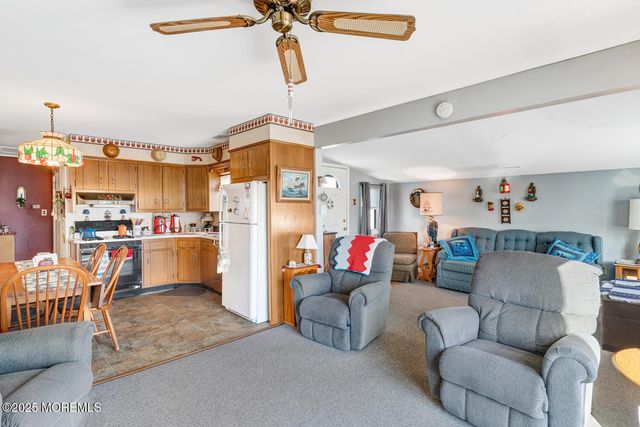 39 S Los Angeles Drive, Little Egg Harbor, NJ 08087