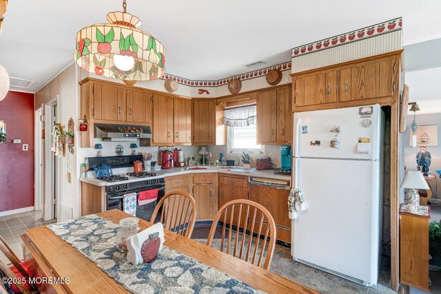 39 S Los Angeles Drive, Little Egg Harbor, NJ 08087