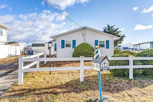 39 S Los Angeles Drive, Little Egg Harbor, NJ 08087